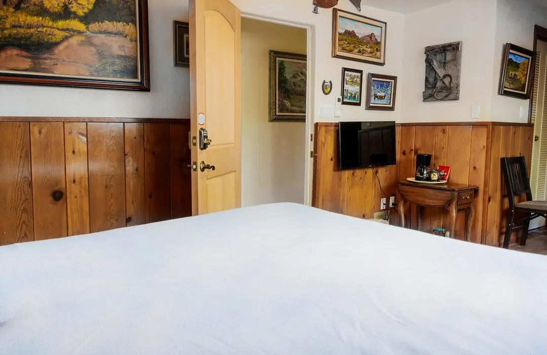 Red Horse Bed And Breakfast-1