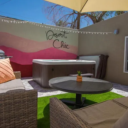 East Downtown Desert Chic Casita-Private Hot Tub-Close To Downtown-Pet Friendly!-3